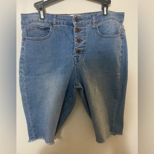 Women’s Bermuda shorts size 10